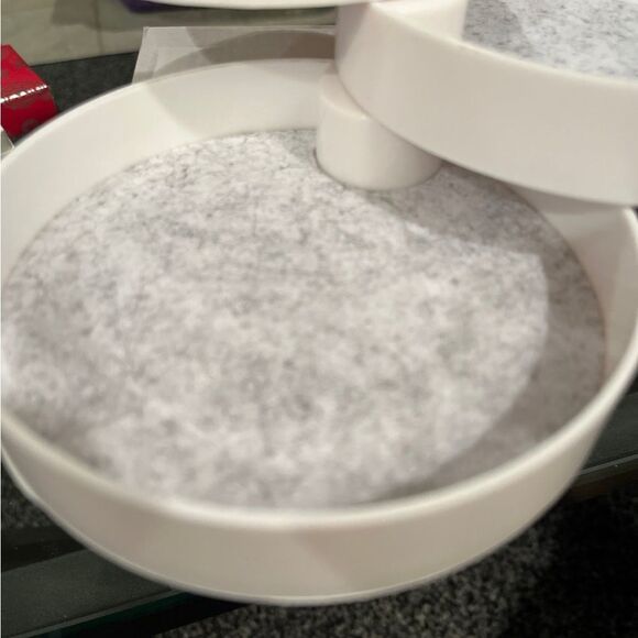 The 2 Bandits 3 Tiered Catchall Tray - Picture 4 of 7